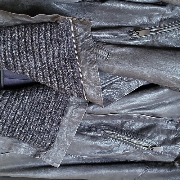 Leather Moto Jacket Medium - Picture 10 of 13